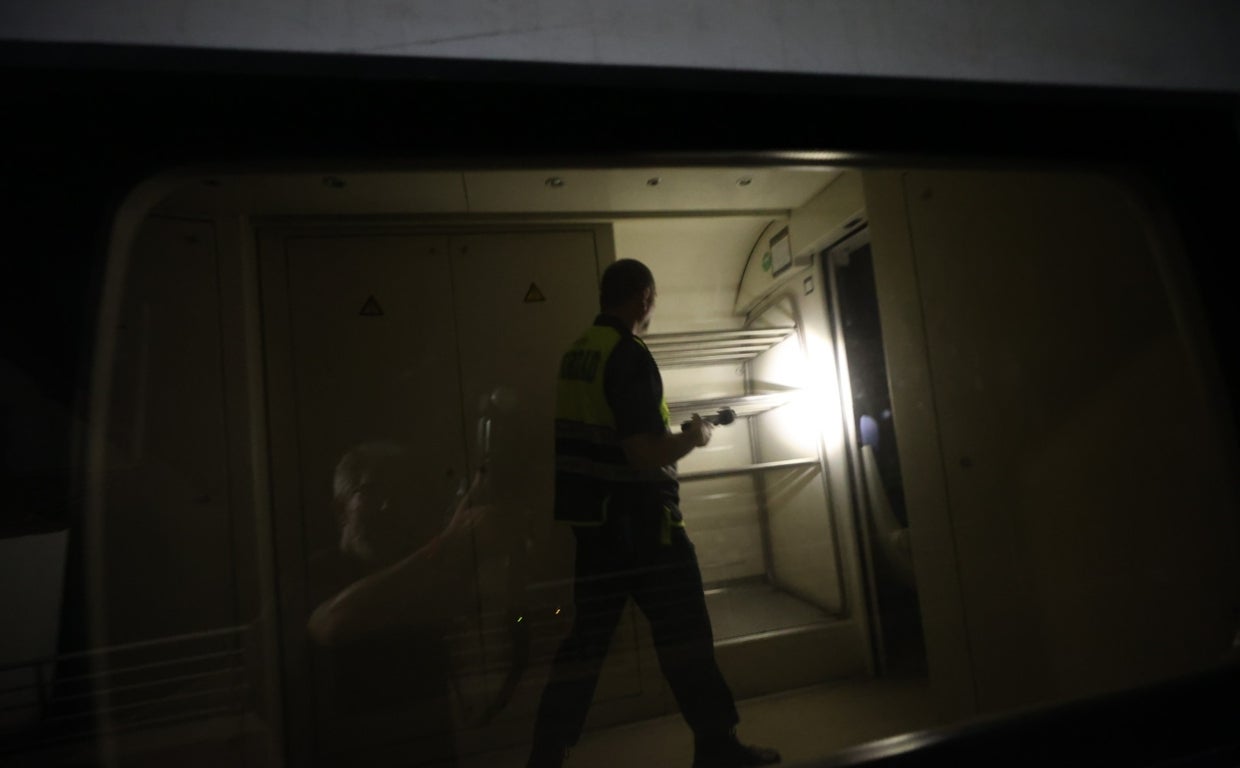 Imagen de la inspección al tren de Bejís