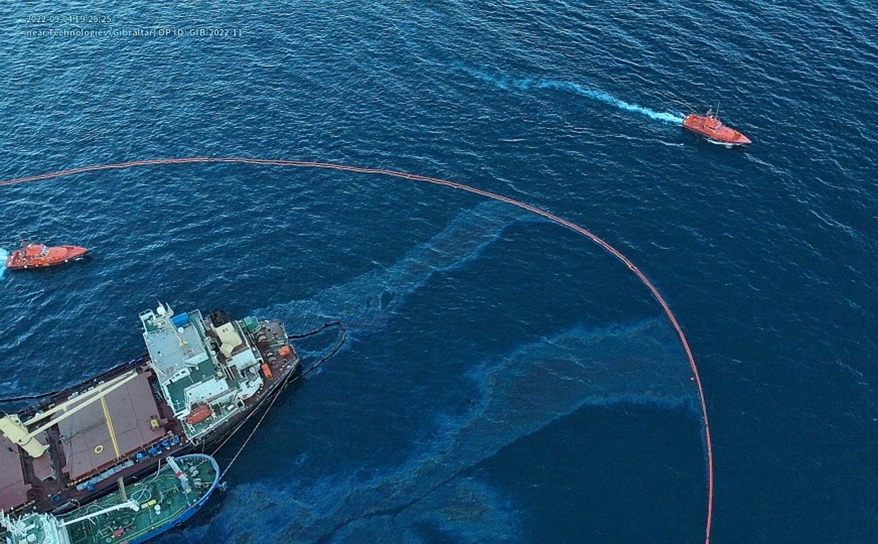 Imagen a vista de dron del buque OS 35