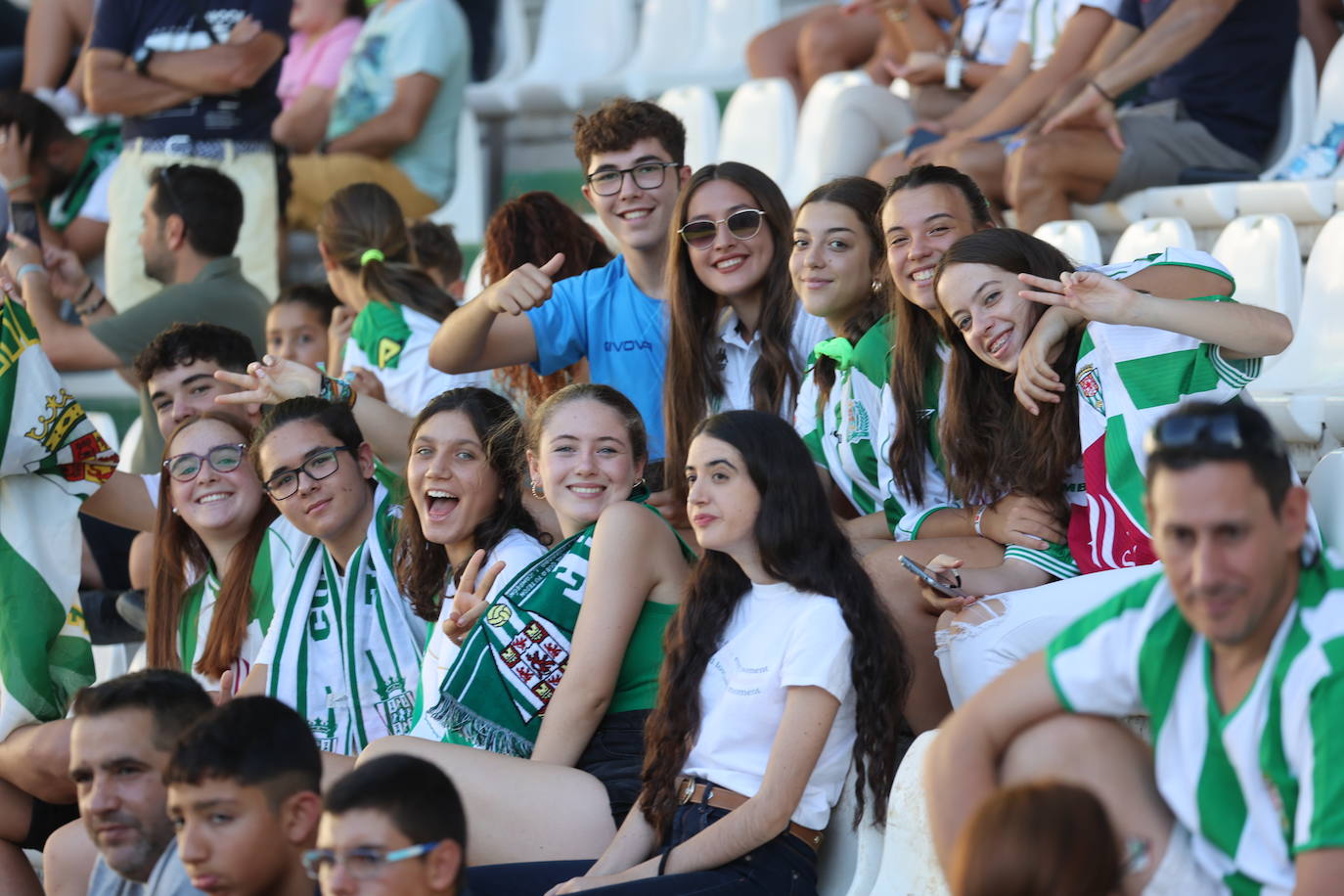 El fantástico ambiente en El Arcángel en el Córdoba CF - Fuenlabrada, en imágenes