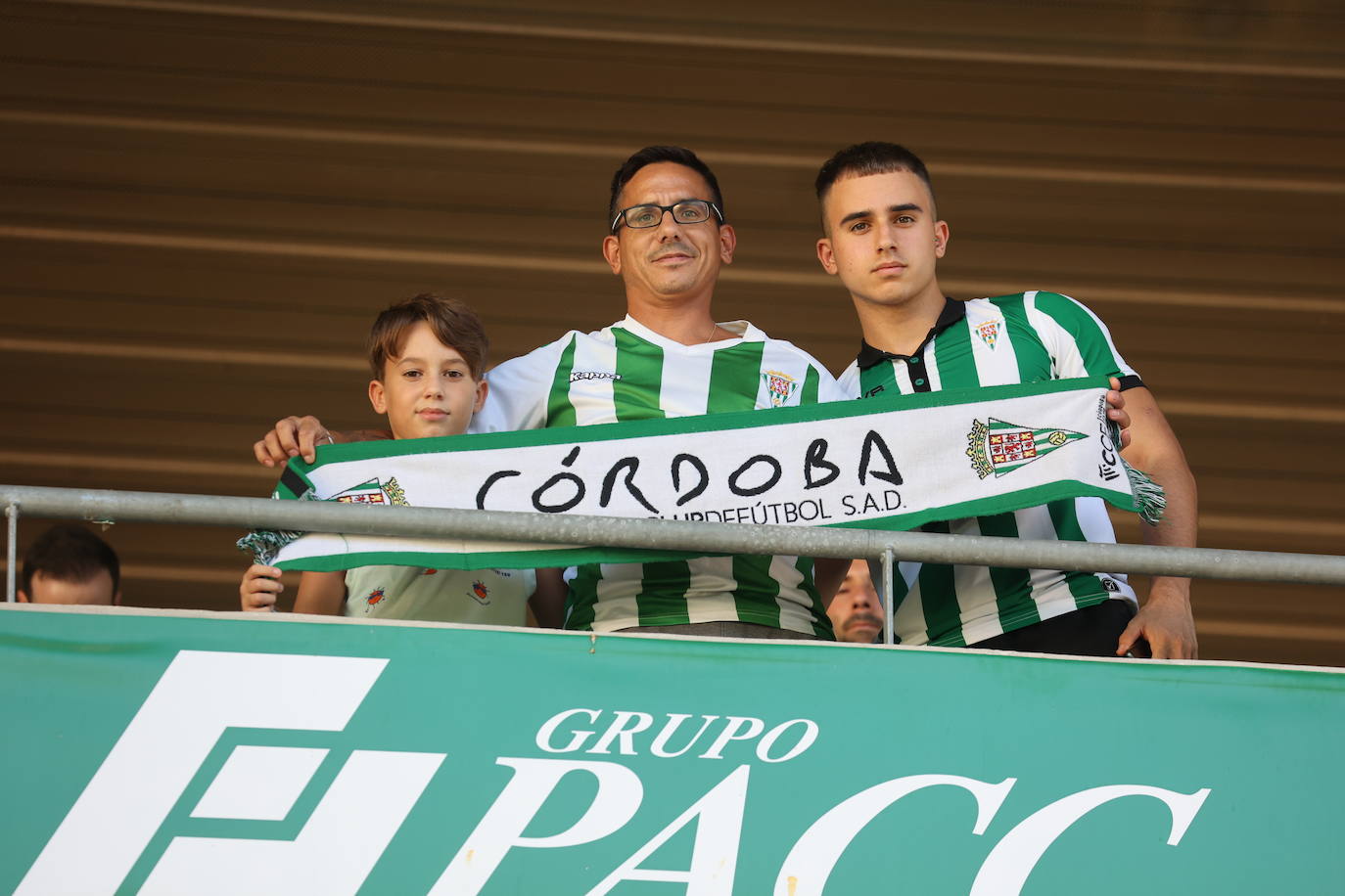El fantástico ambiente en El Arcángel en el Córdoba CF - Fuenlabrada, en imágenes
