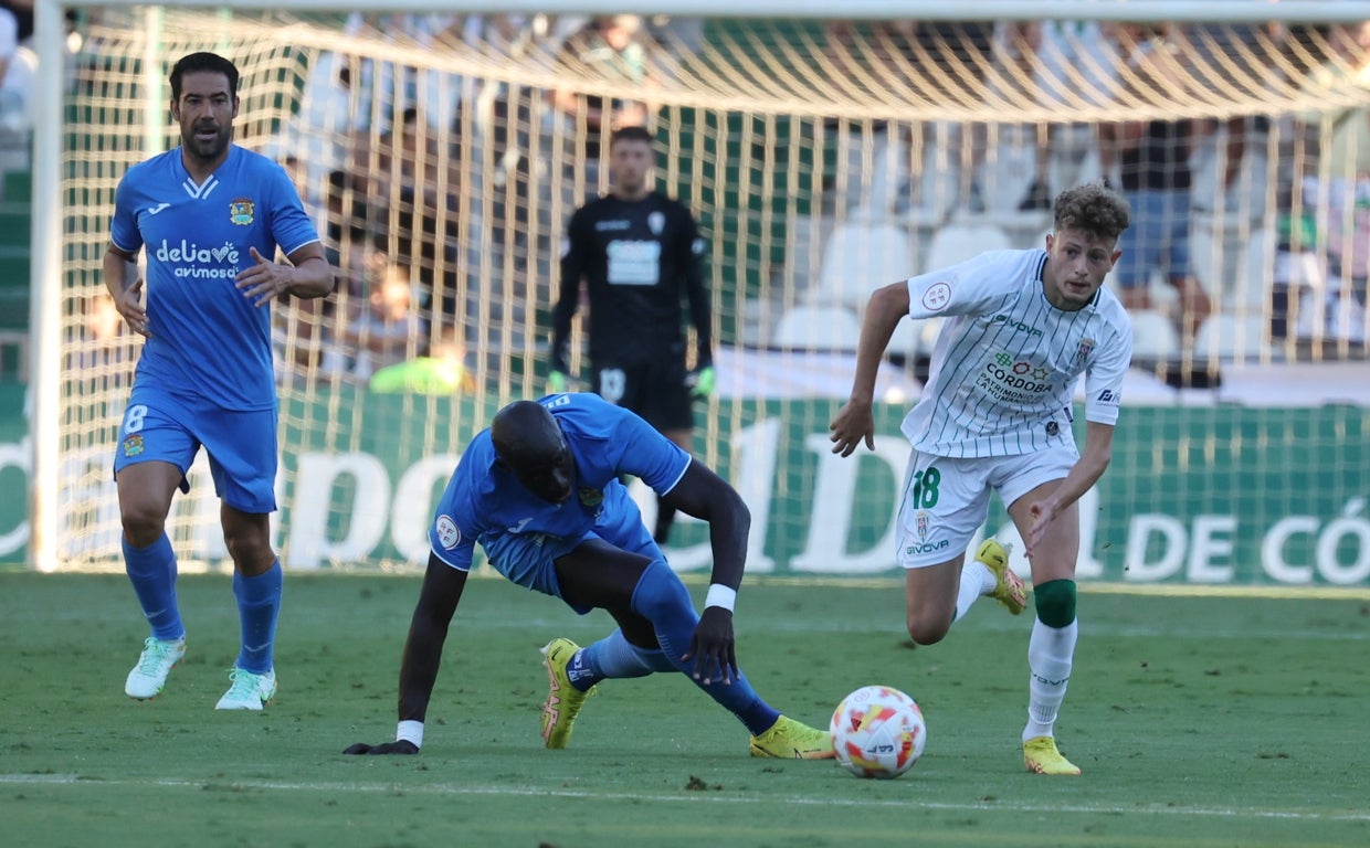 Simo, autor del 1-0, en el Córdoba CF - Fuenlabrada este domingo en El Arcángel
