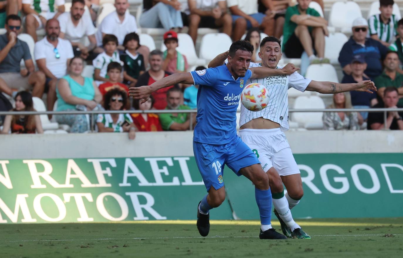 Las espectaculares imágenes de las mejores jugadas del Córdoba CF - Fuenlabrada