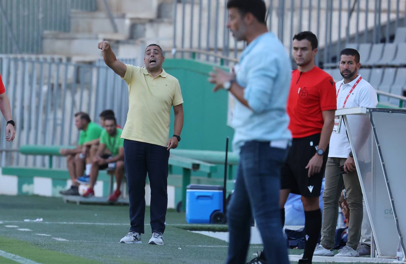 Las espectaculares imágenes de las mejores jugadas del Córdoba CF - Fuenlabrada