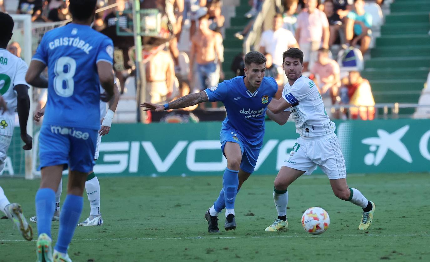 Las espectaculares imágenes de las mejores jugadas del Córdoba CF - Fuenlabrada