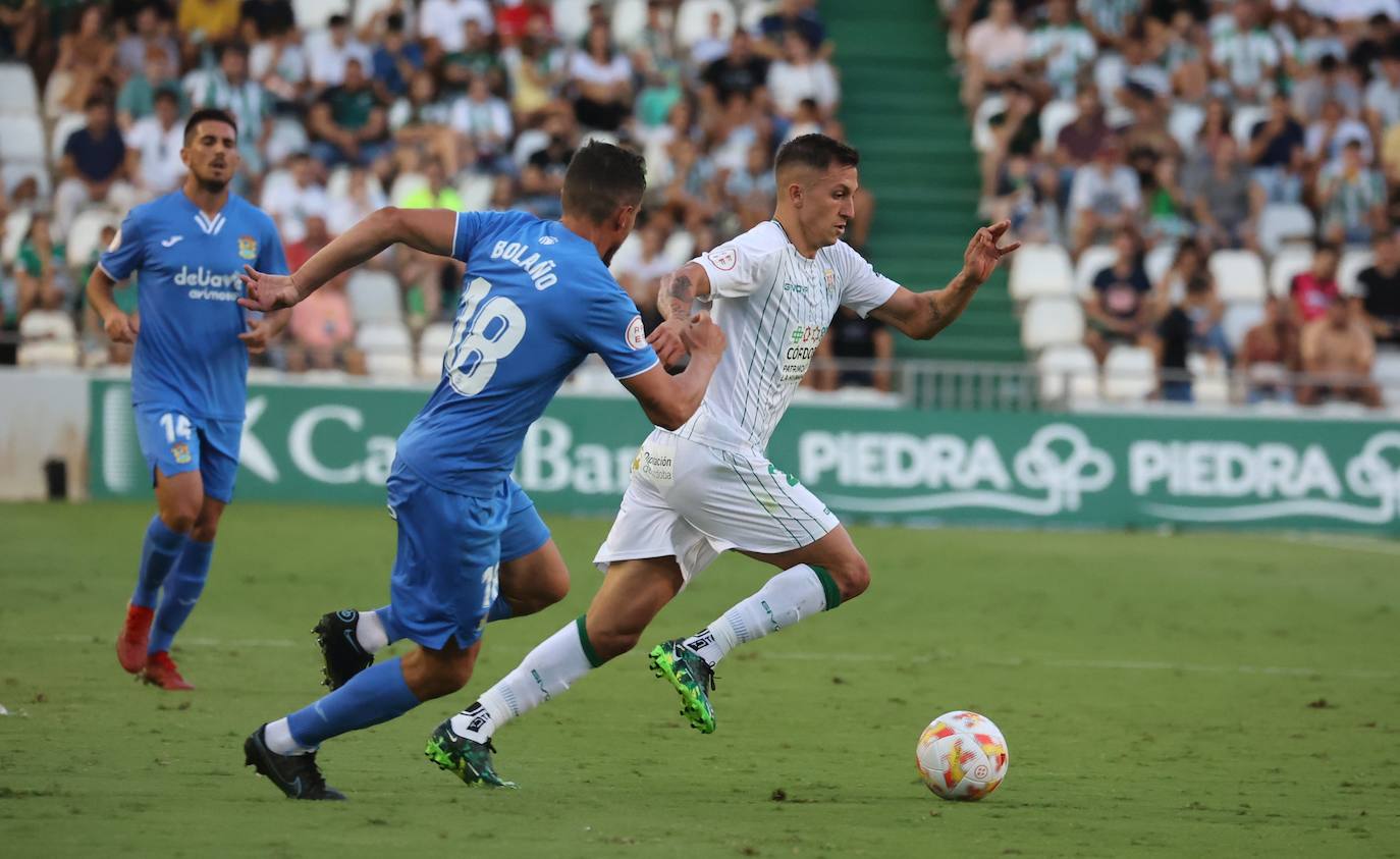 Las espectaculares imágenes de las mejores jugadas del Córdoba CF - Fuenlabrada
