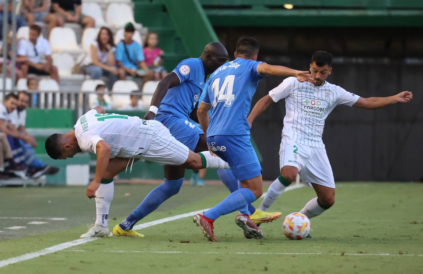 Las espectaculares imágenes de las mejores jugadas del Córdoba CF - Fuenlabrada