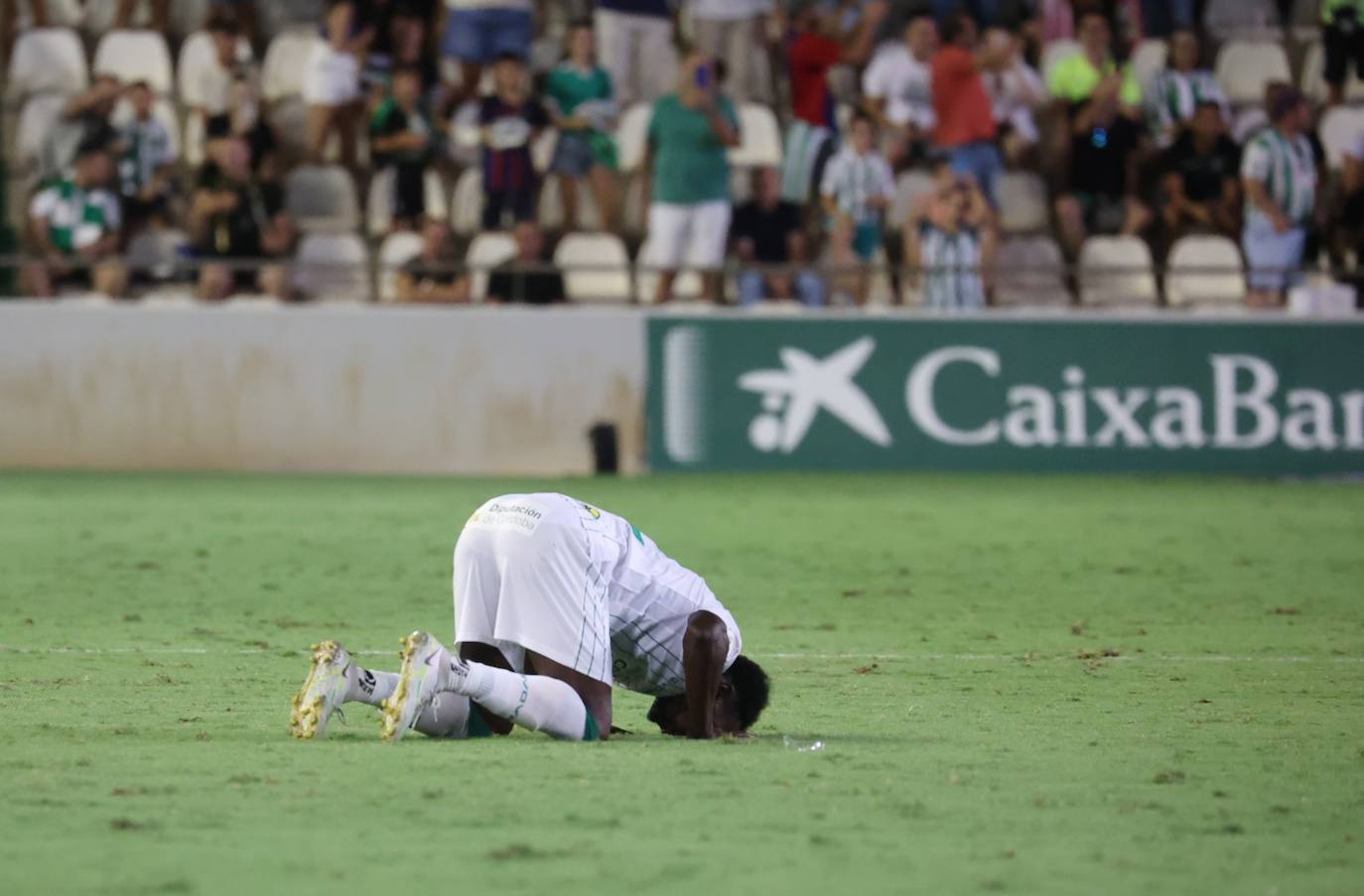 Las espectaculares imágenes de las mejores jugadas del Córdoba CF - Fuenlabrada