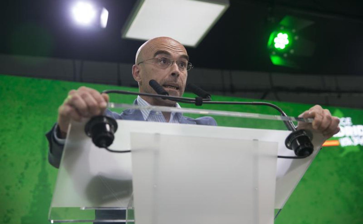 El portavoz del partido, Jorge Buxadé, en rueda de prensa