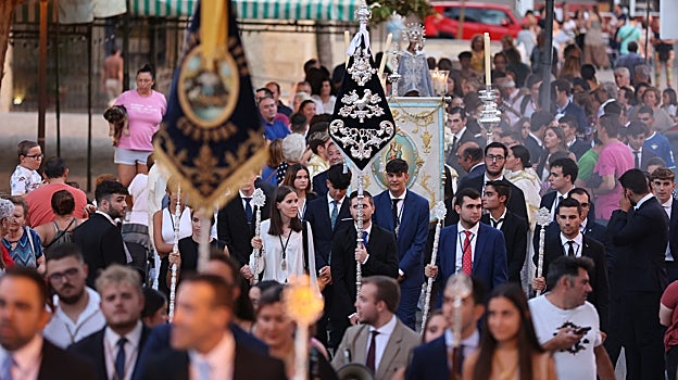 Jóvenes de las hermandades, en el cortejo