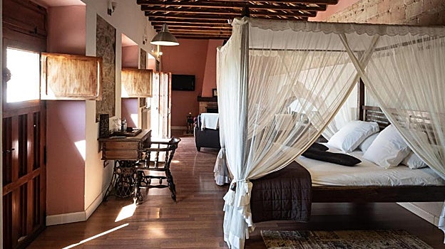 Uno de los dormitorios del Molino La Nava
