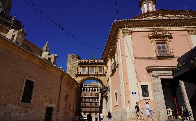 El Museo Mariano incorpora en su visita el acceso a la pasarela que une la Basílica y la Catedral de Valencia