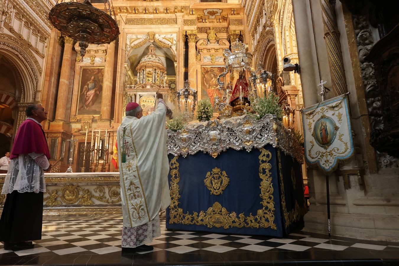 La procesión de la Fuensanta en Córdoba, en imágenes