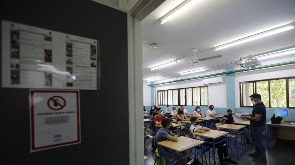 El PSOE de Córdoba denuncia el aumento del coste de los servicios complementarios en los colegios