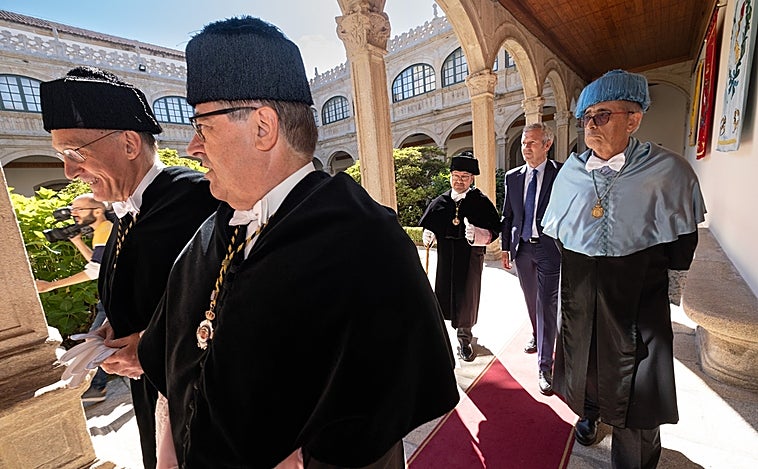 La USC da la bienvenida a la universidad de Abanca pero defiende el sistema público
