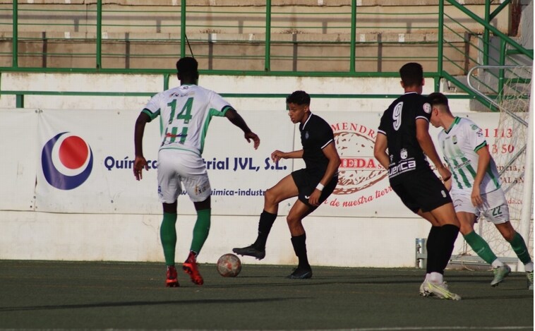 0-0: Muchos nervios y poco fútbol en el derbi Quintanar-Conquense