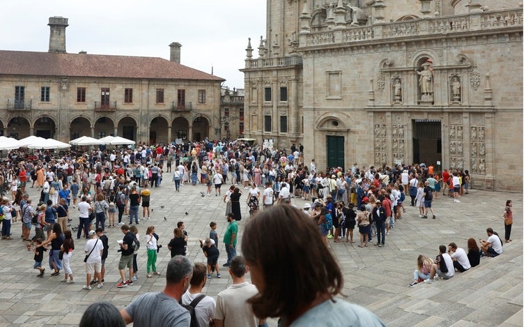 Santiago da un paso más contra los pisos turísticos: «Vacían la ciudad»