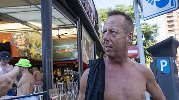 Dave Smith, de vacaciones en Benidorm