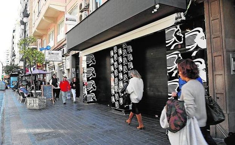 Dos jóvenes se enfrentan a 40 años de cárcel por la violación en manada a una chica de 18 en una discoteca de Valencia