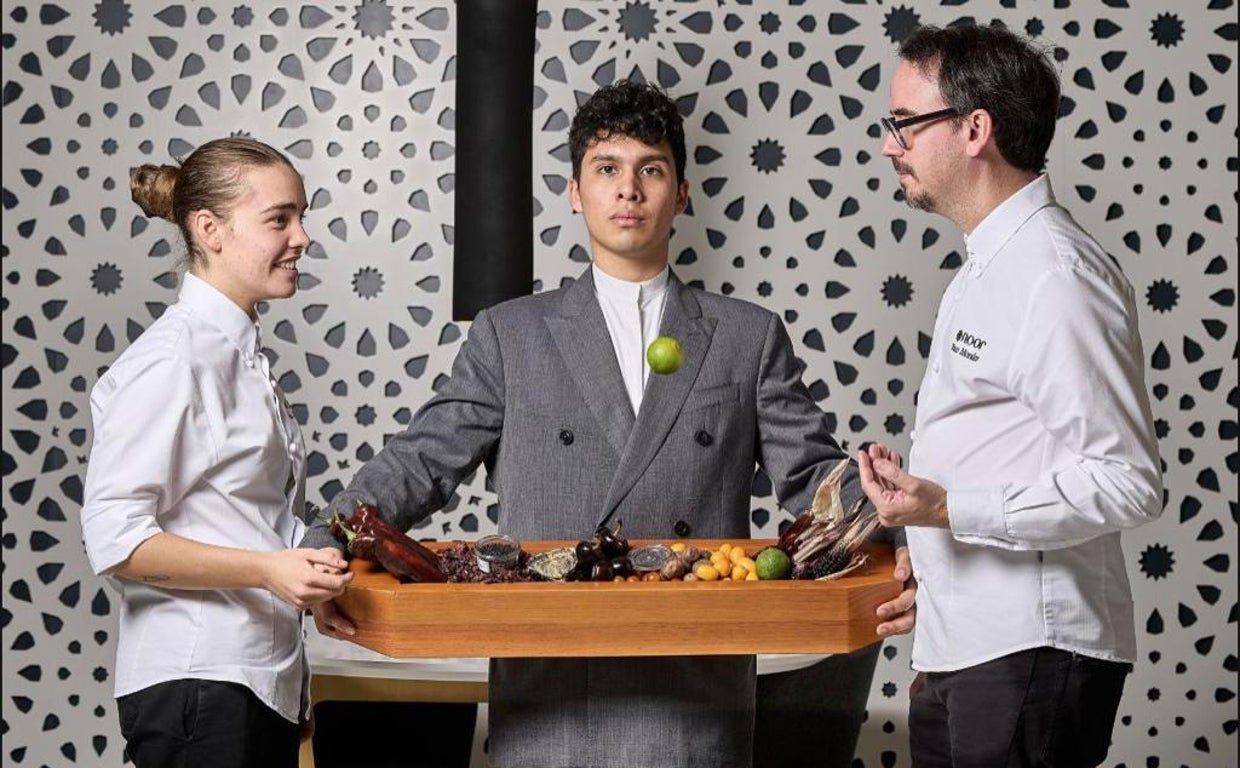 Imagen promocional de la nueva temporada de Noor, con Paco Morales a la derecha