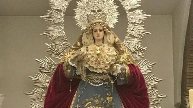 La Virgen del Rayo, preparada para la procesión