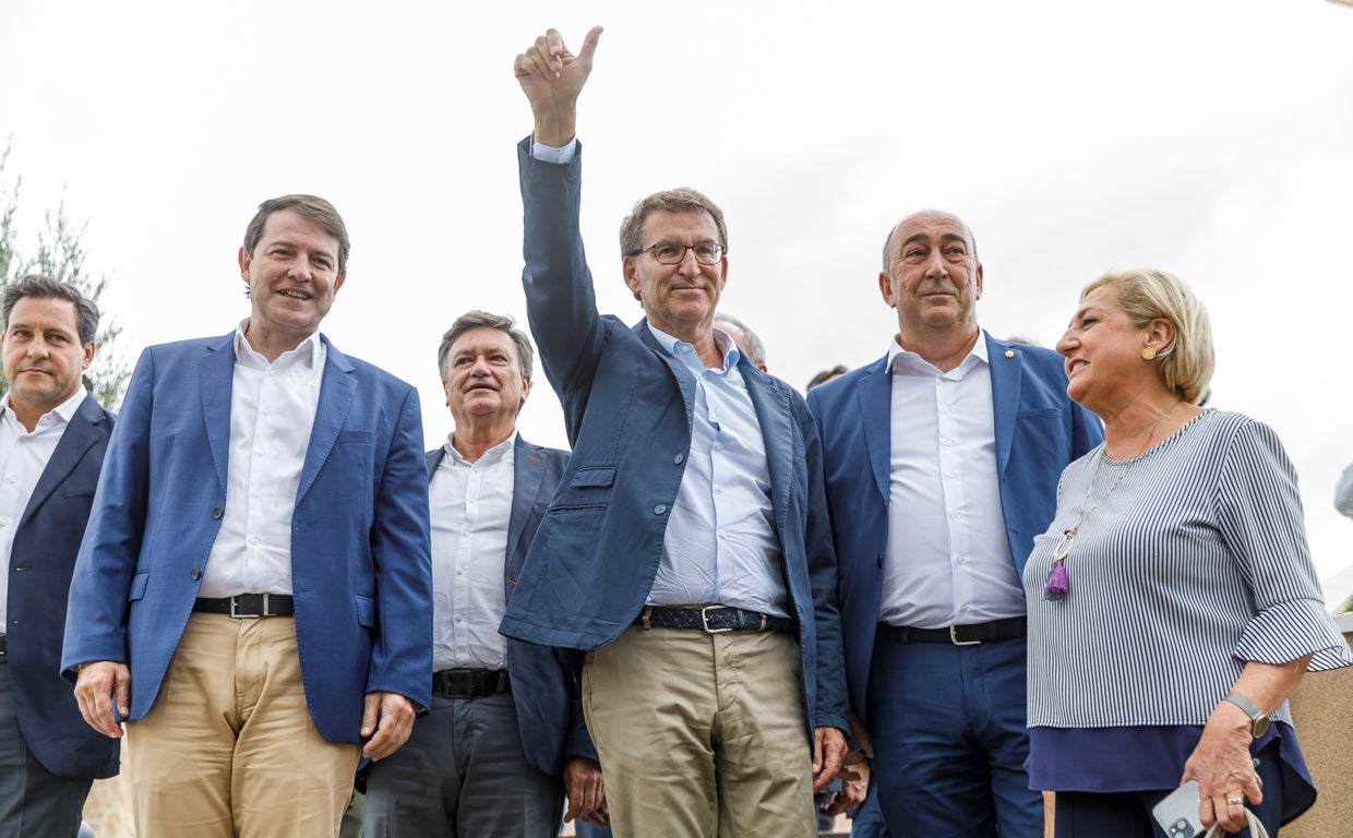 Mañueco exige «unidad» al PP y «estar todos» con los candidatos que se elijan