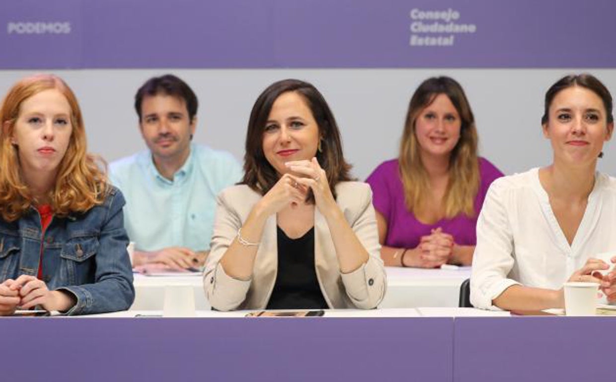 Ione Belarra junto a Lilith Verstrynge e Irene Montero en el Consejo Ciudadano Estatal