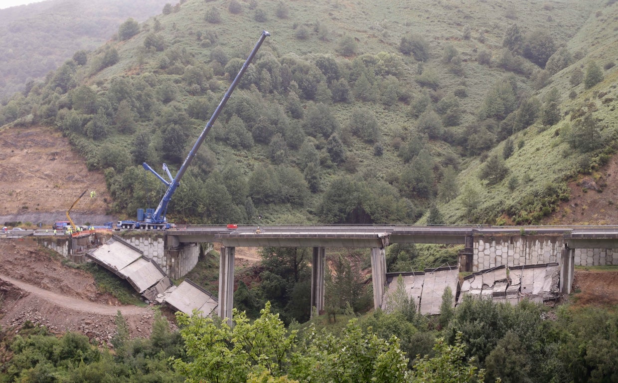 Obras en el viaducto de la A-6 colapsado este verano