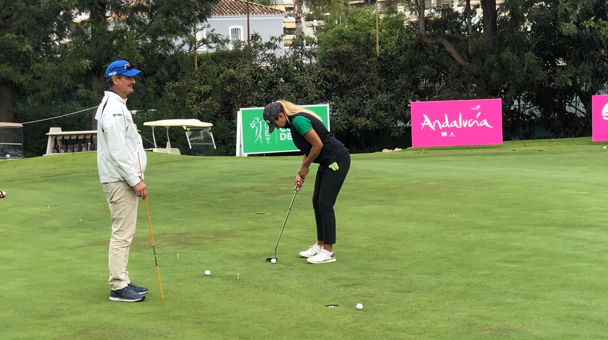 Andalucía fía su otoño turístico al golf, cruceros y convenciones