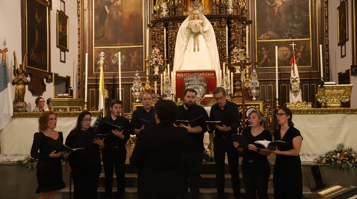 El estreno del himno para la coronación de la Virgen de la Paz de Córdoba, en imágenes