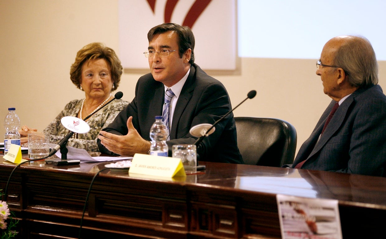 Javier Martínez-Torrón, en el centro, presidente del Comité Organizador del congreso