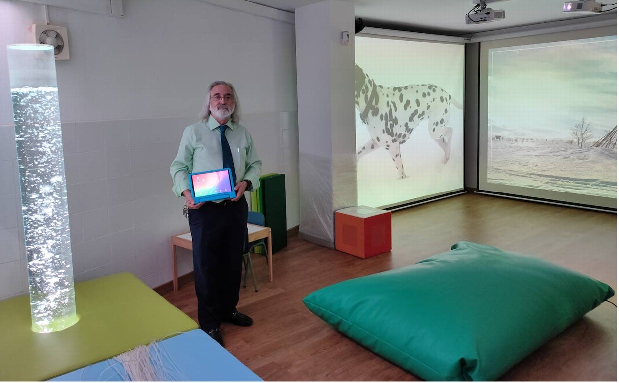 Antonio Guerrero en un centro de educación especial CAIT en el Polígono Sur de Sevilla, las Tres Mil Viviendas