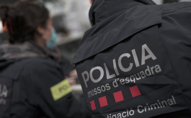 Los Mossos buscan al autor de un apuñalamiento mortal en plena calle en Hospitalet (Barcelona)