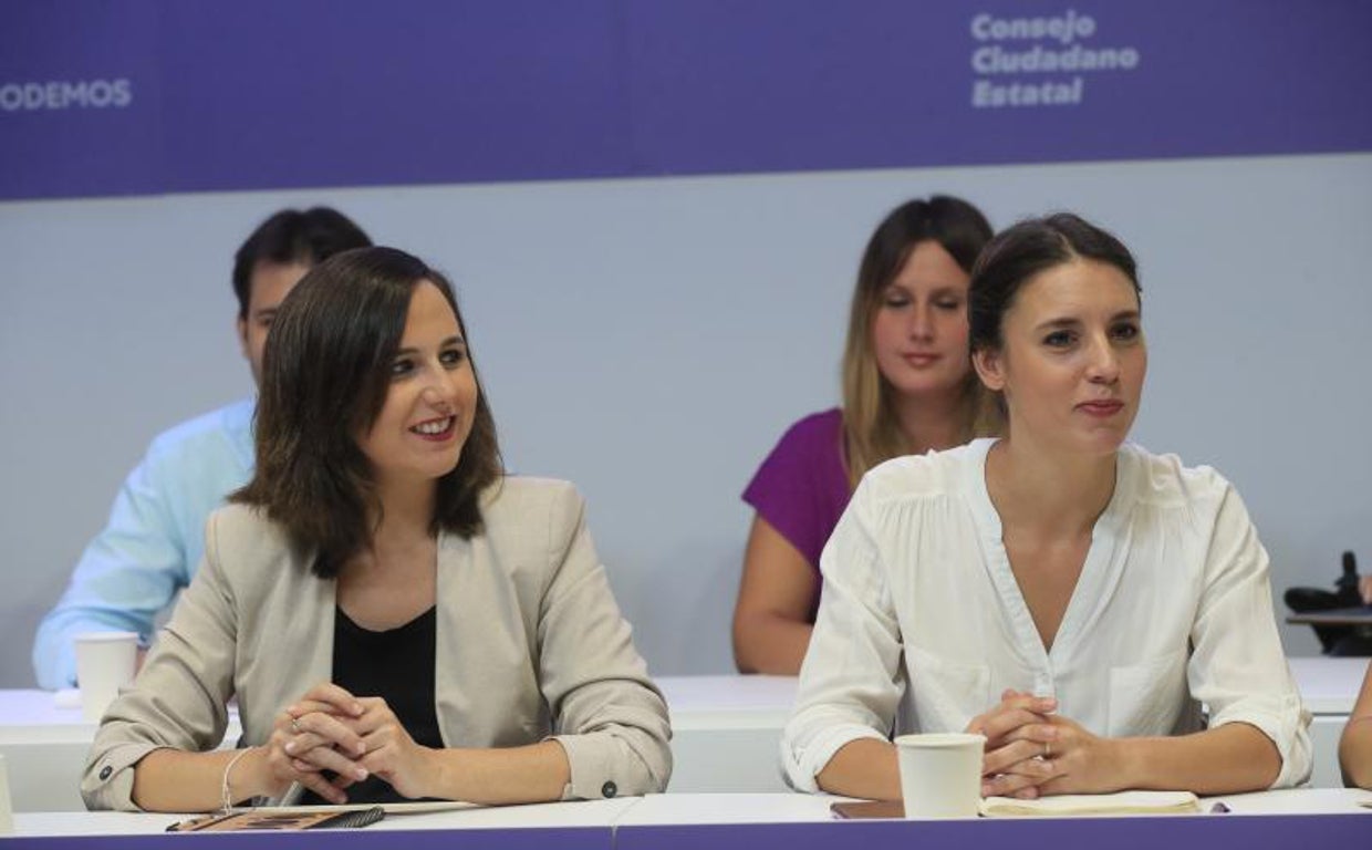 Ione Belarra junto a Irene Montero en el último Consejo Ciudadano de Podemos