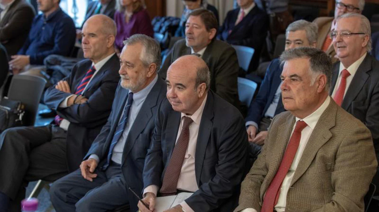 El lío del PSOE andaluz con los indultos de los ERE