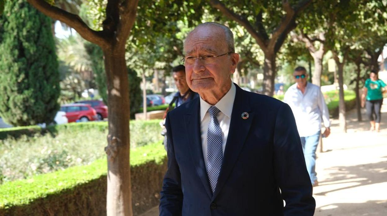 El alcalde de Málaga, Francisco de la Torre, repetirá como candidato en las municipales de mayo a los 80 años
