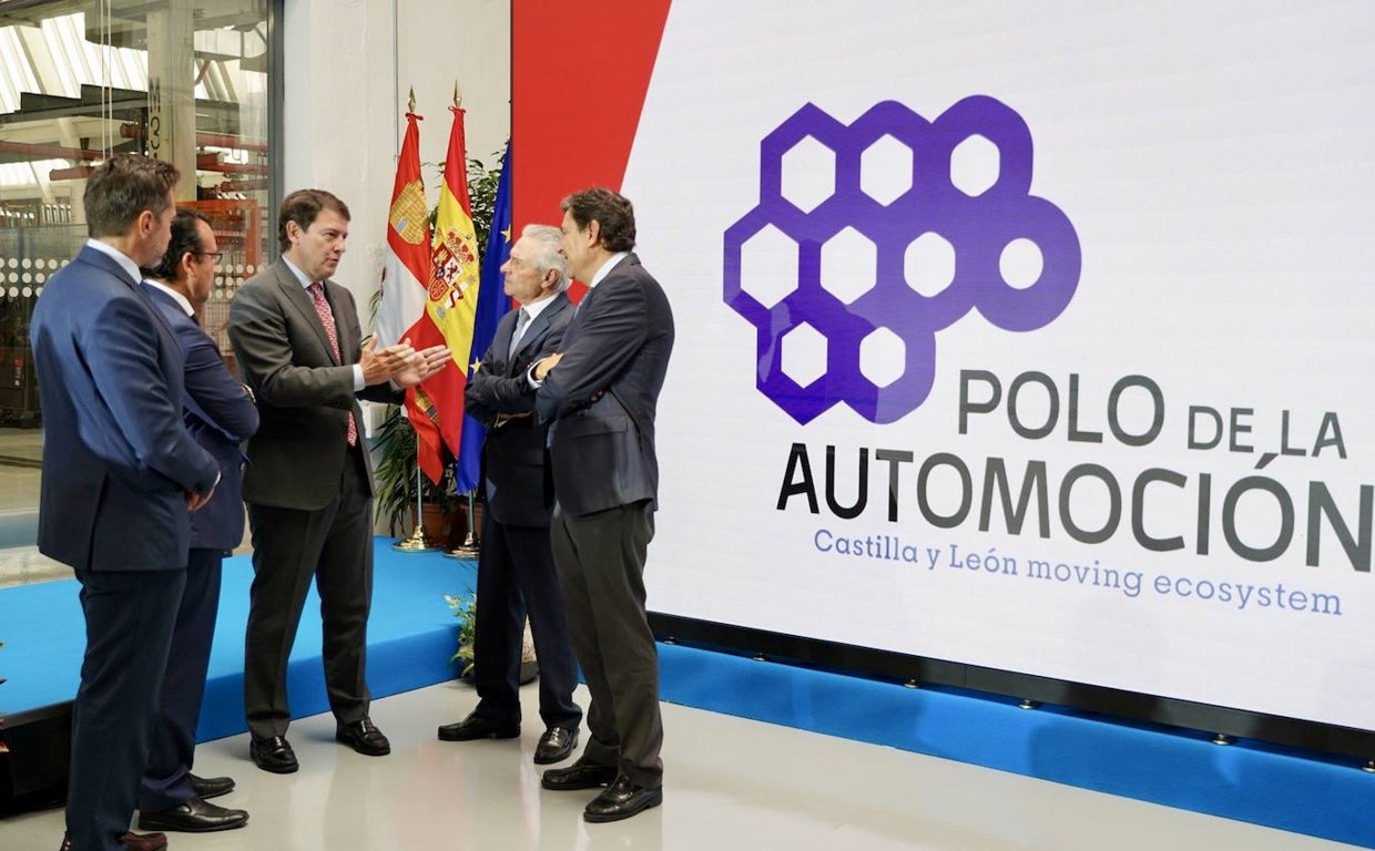 El presidente de la Junta de Castilla y León, Alfonso Fernández Mañueco, participa en el acto institucional de la marca del clúster de la automoción