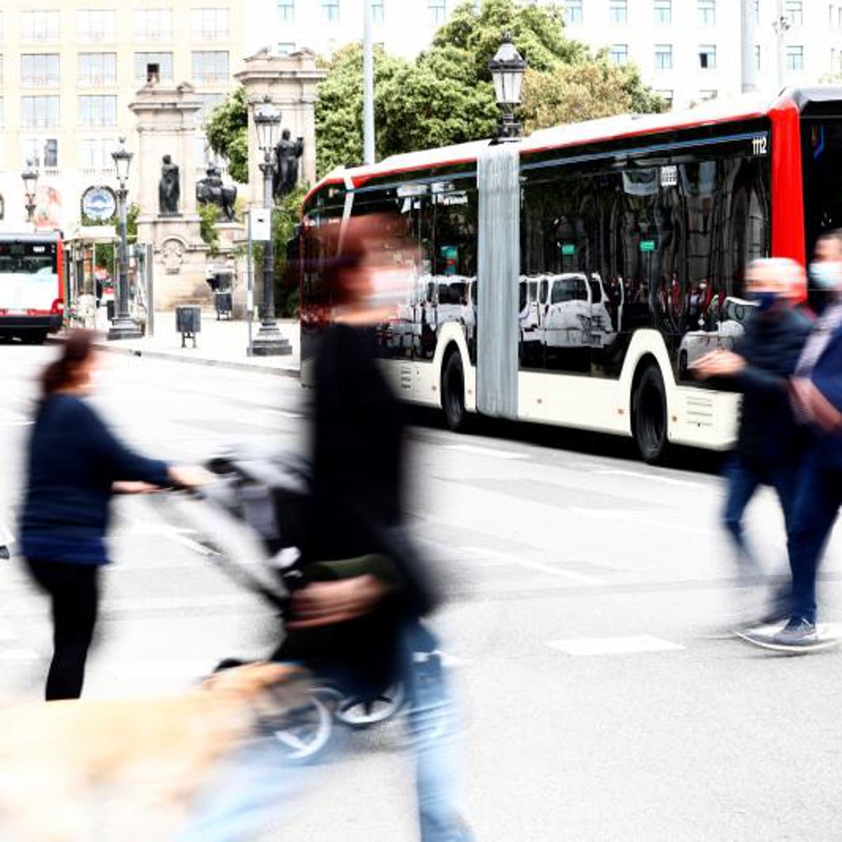 Los autobuseros de Barcelona mantienen la huelga durante La Mercè