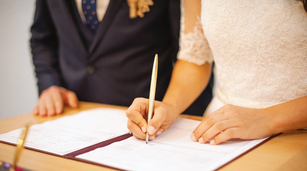 ¿Sabes cuáles son los trámites necesarios para casarte por lo civil?