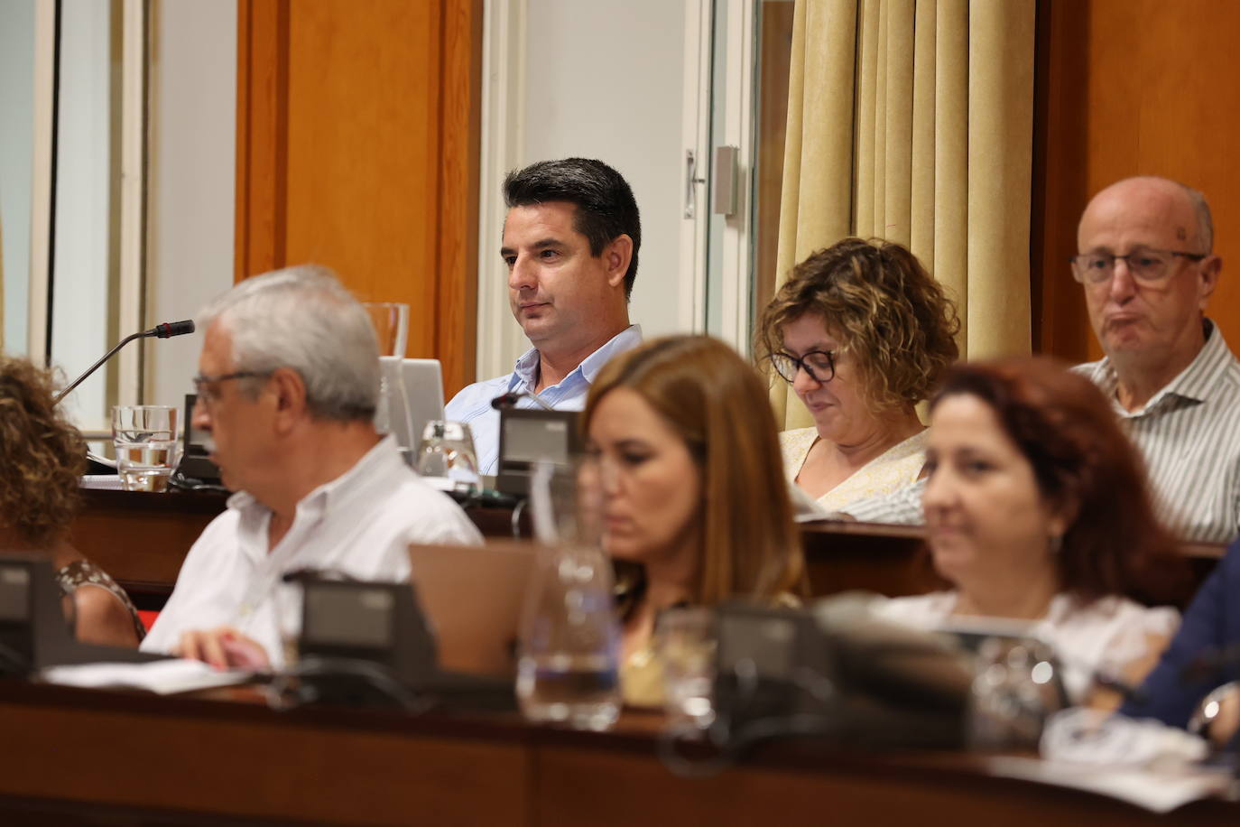 En imágenes, el tenso y polémico Pleno en el Ayuntamiento de Córdoba