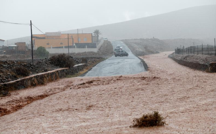 Canarias mira al cielo a la espera de un ciclón tropical