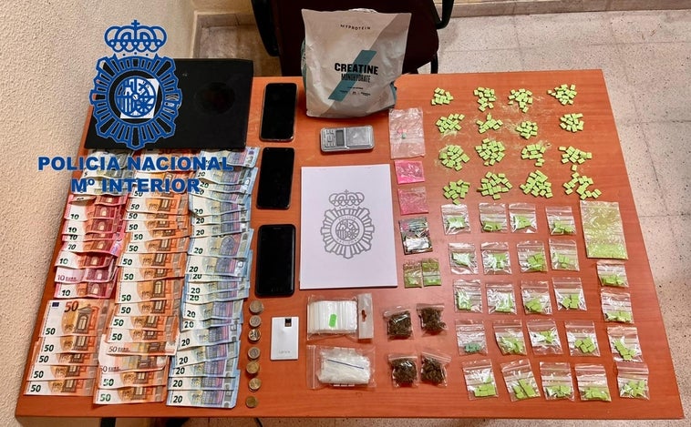 Detienen a dos jóvenes en Mislata tras localizarles 350 pastillas de MDMA en el coche en un control