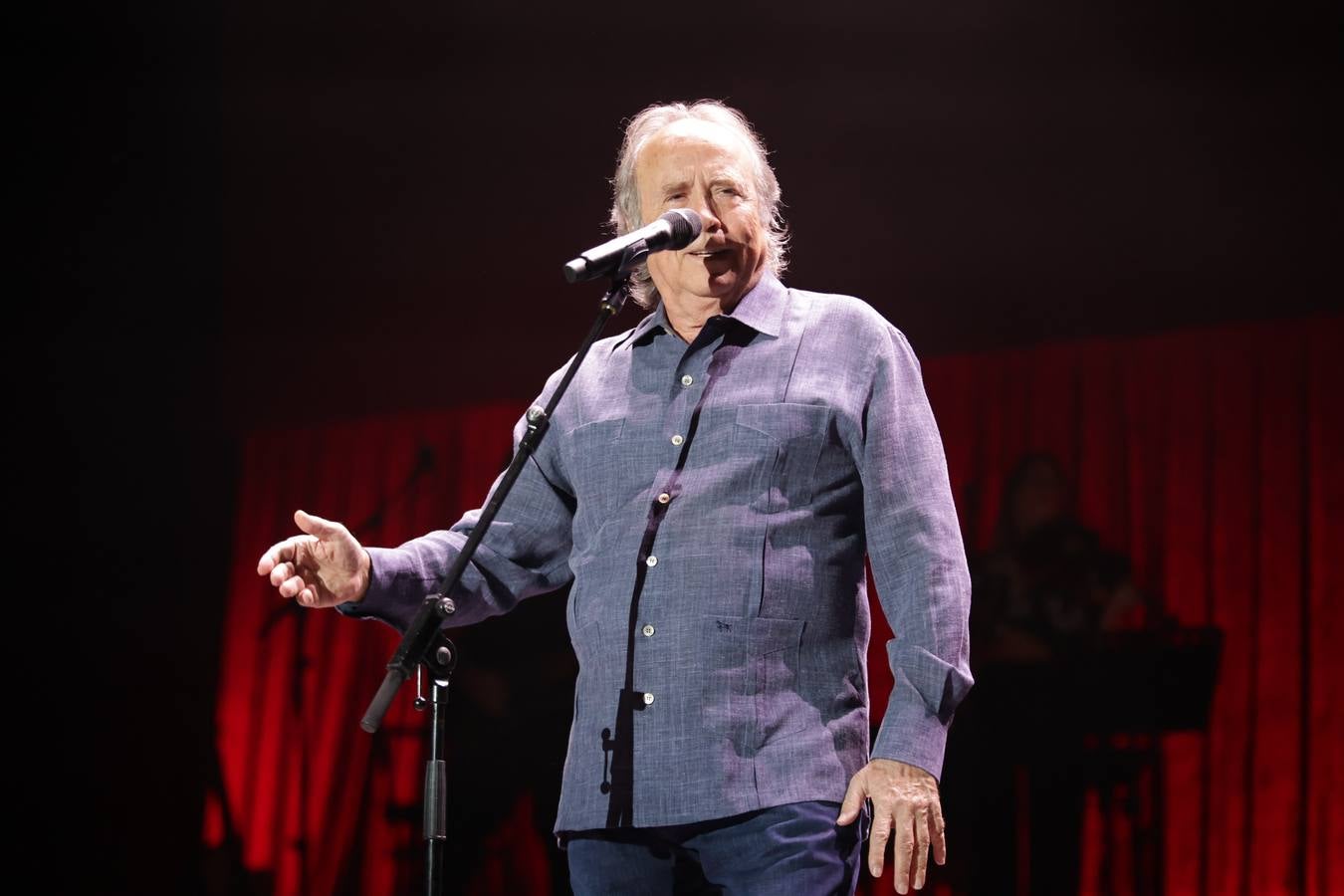 El concierto de Serrat en Córdoba, en imágenes