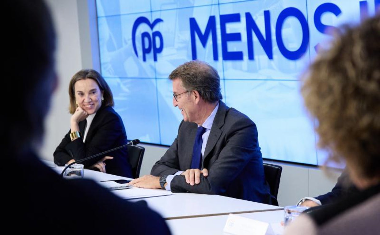 Alberto Núñez Feijóo y Cuca Gamarra, en el Comité Ejecutivo Nacional del PP // Vídeo: El Gobierno pide «responsabilidad» a las CC.AA. que están anunciando rebajas fiscales