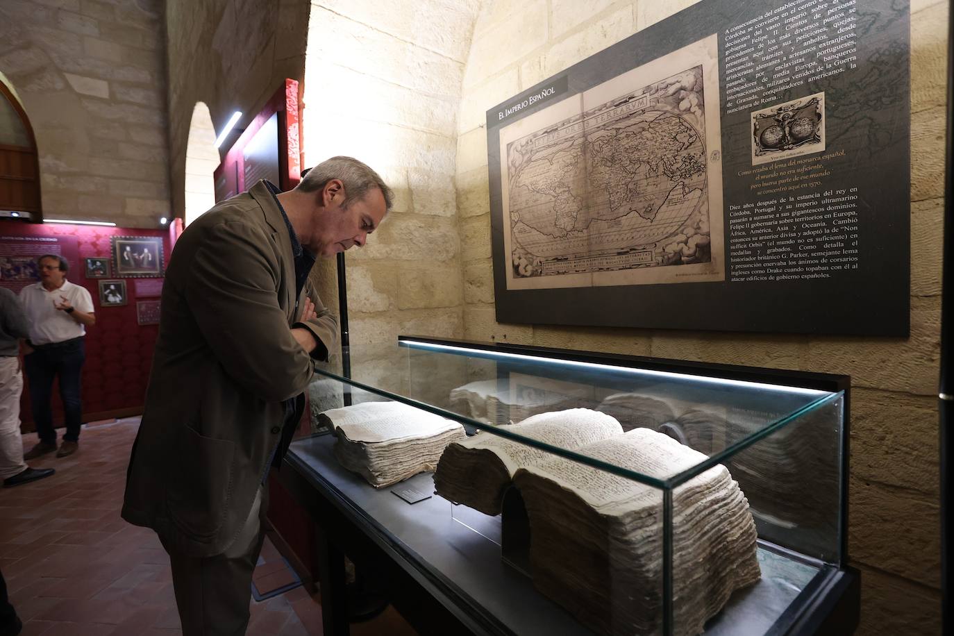 La exposición sobre la visita de Felipe II a Córdoba, en imágenes