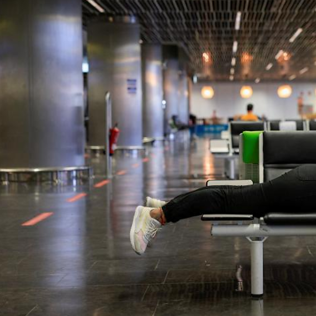 Canarias empieza la reconstrucción tras 'Hermine', con sus aeropuertos colapsados