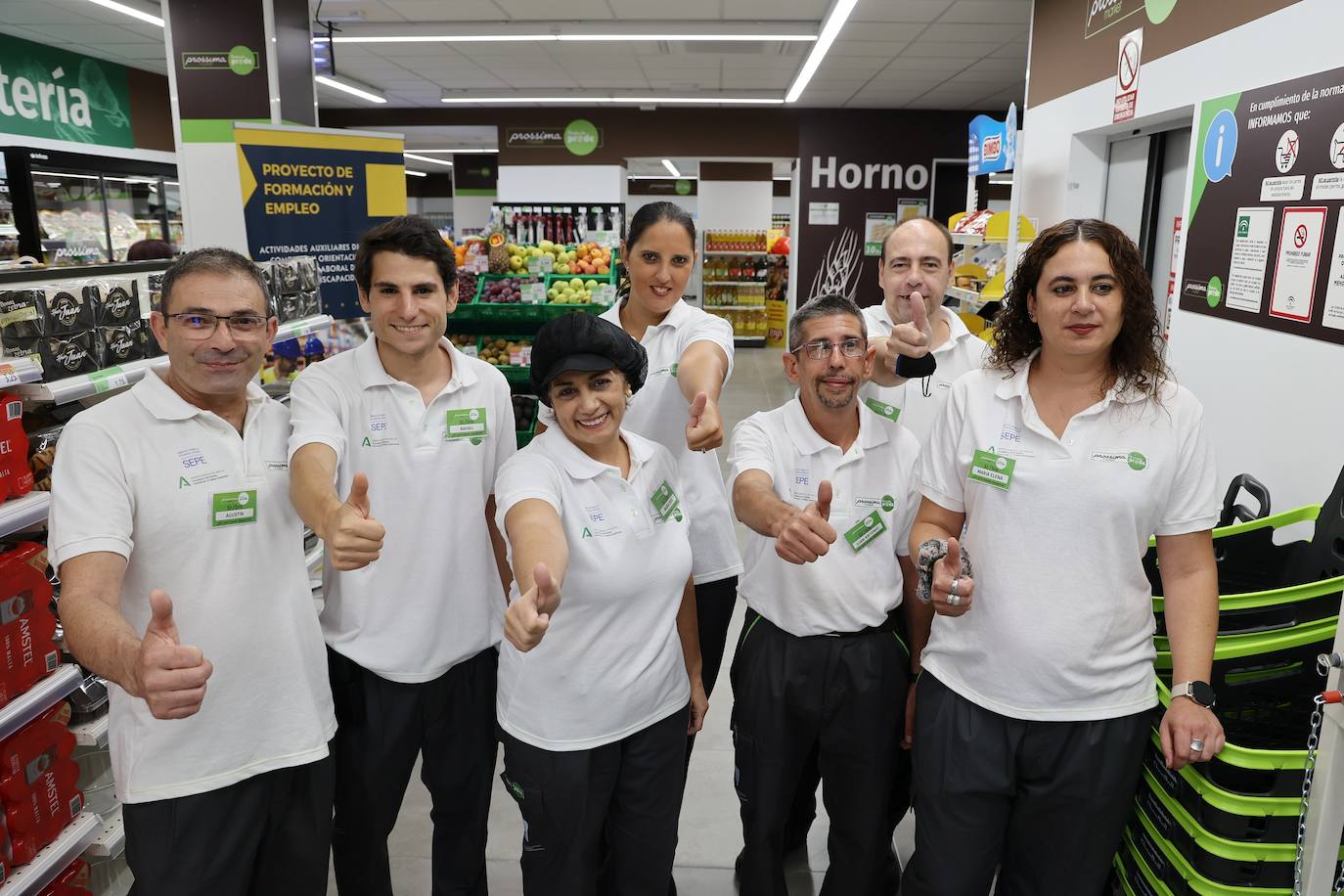 El primer súper de Andalucía gestionado por discapacitados, en imágenes