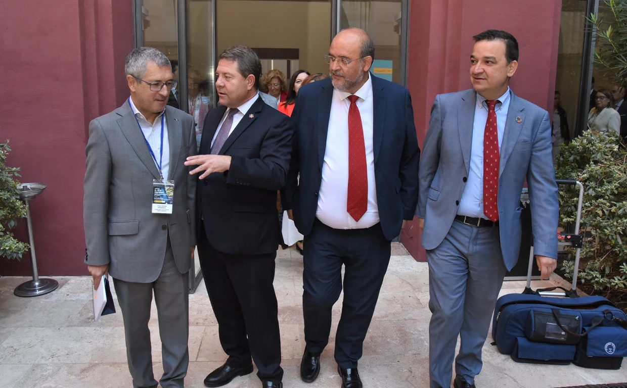Page conversa con Hugo Morán, secretario de Estado de Medio Ambiente, en presencia de Martínez Guijarro y Martínez Arroyo