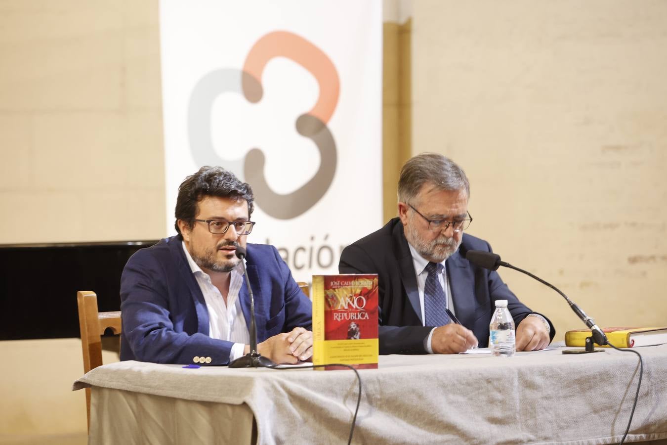 La presentación del libro de Calvo Poyato en Córdoba, en imágenes