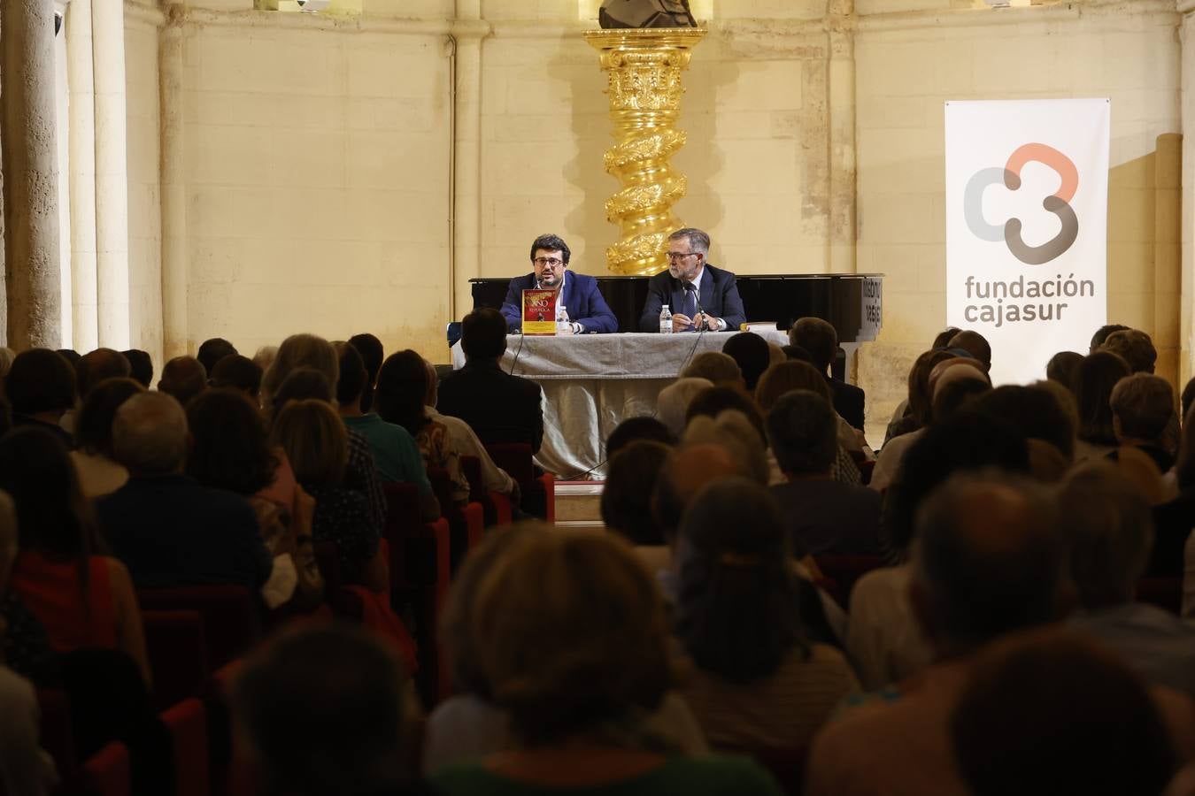 La presentación del libro de Calvo Poyato en Córdoba, en imágenes