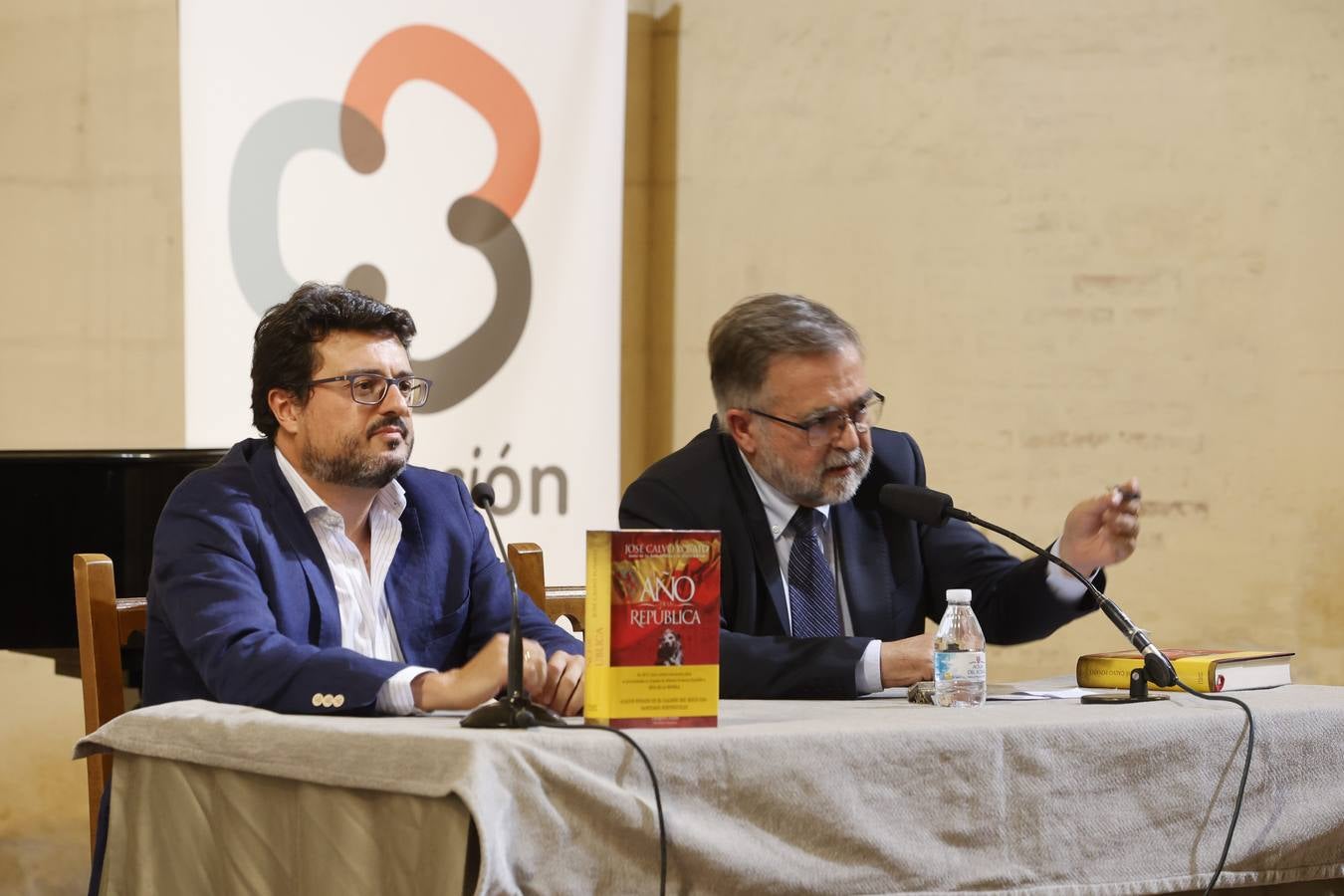 La presentación del libro de Calvo Poyato en Córdoba, en imágenes